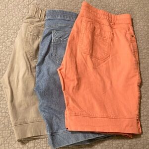 Gloria Vanderbilt shorts x3